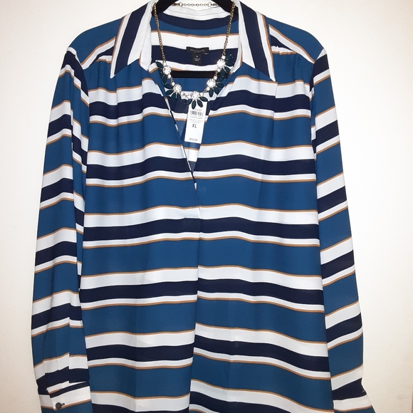 Blouse - Picture 2 of 3